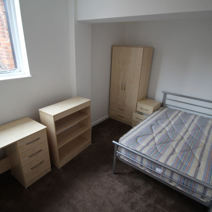 9 Bed Student Accommodation - Photo 1