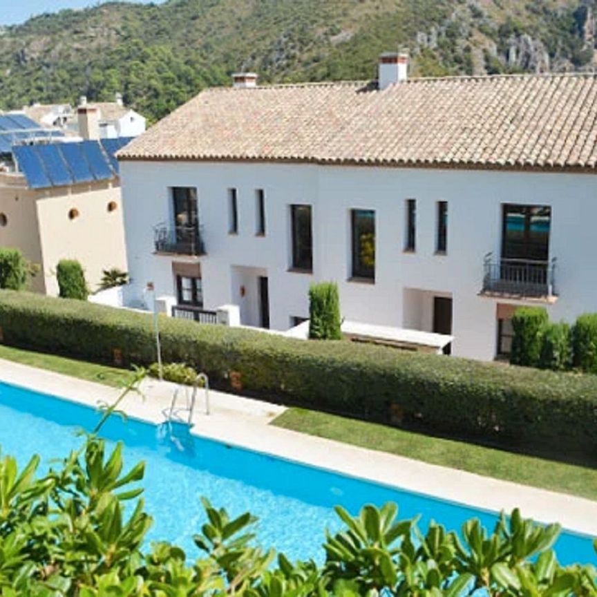 Casa adosada de alquiler en Avenida de Andalucia, 71, Benahavís pueblo - Photo 1