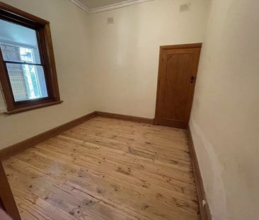 Charming 3-Bedroom Home - Photo 3