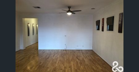 IDYLLIC FAMILY HOME WITH LOCATION TO MATCH - Photo 4