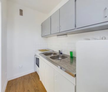 Joli studio meublé, à 2 pas de la ligne 6 de bus - Photo 5