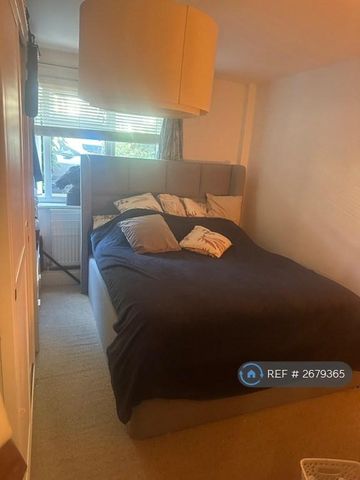 1 bedroom in a flat share to rent - Photo 5