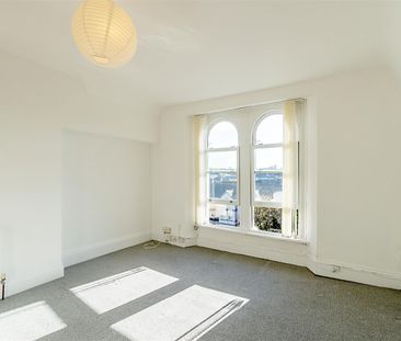 Connaught Avenue, Mutley, Plymouth - Photo 2