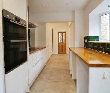 3 bedroom terraced house to rent - Photo 3