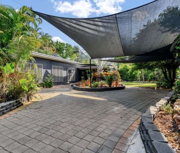 GREAT LOCATION, LUXURIOUS RENOVATION - Photo 2