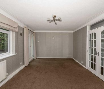 3 bedroom apartment to rent - Photo 2