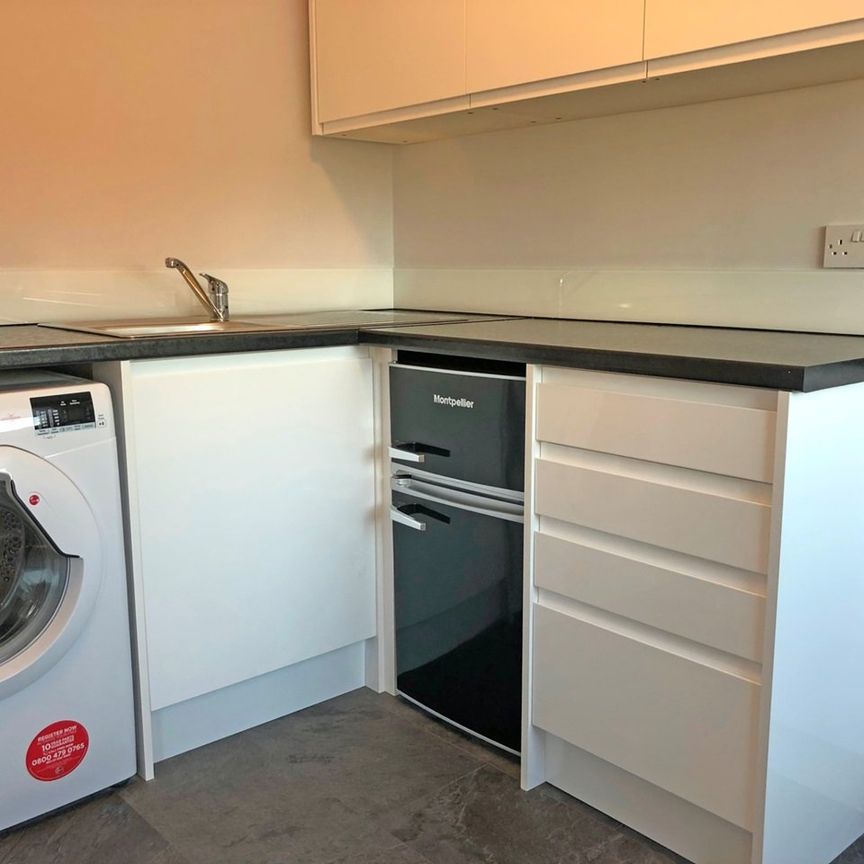 1 Bed Flat, Old Kent Road, SE1 - Photo 1