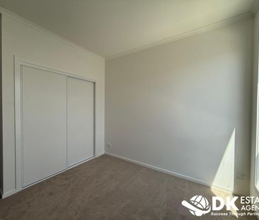 Modern and Low-Maintenance Living in the Heart of Wollert - Photo 2