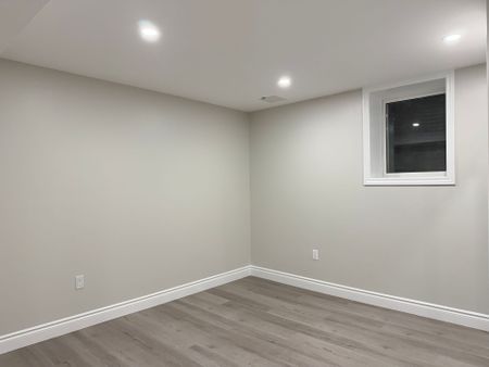 For Lease - 728 Robert Ferrie Drive, Kitchener, Ontario - Photo 5