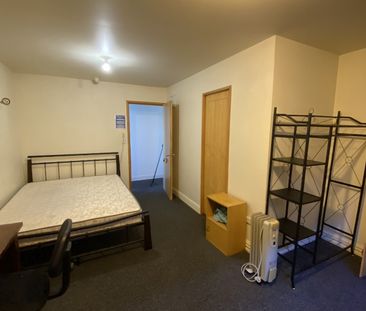 Boarding house room centrally located - Photo 3