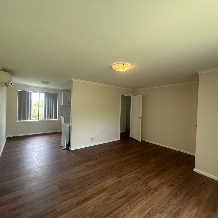 Fully Renovated 3-Bedroom Home - South Bathurst - Photo 1