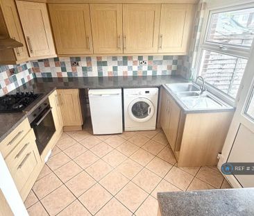 3 bedroom terraced house to rent - Photo 5