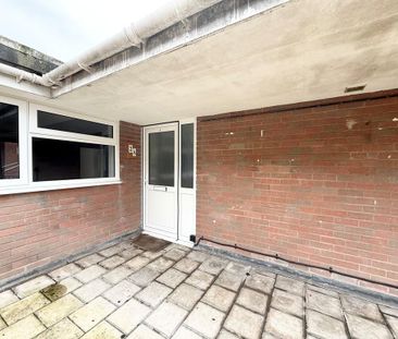 3 bedroom flat to rent - Photo 4