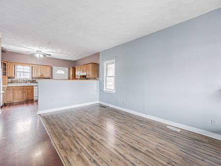 For Lease - 10 Liberty Street, Clarington, Ontario - Photo 3