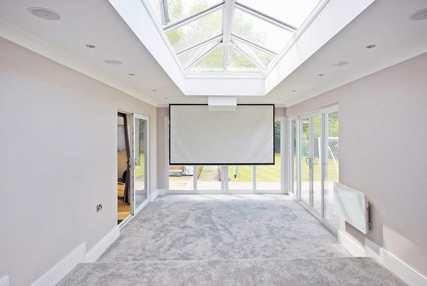 6 bedroom detached house to rent - Photo 1