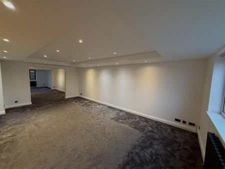 5 bedroom detached house to rent - Photo 4