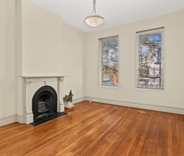 Position Perfect - Photo 1