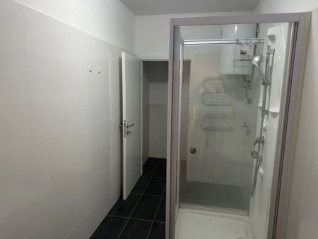 Sonnige Wohnung- Nahe dem Bahnhof bzw. dem Zentrum- nur 16 min. mit der S-Bahn zur U6 Wien Meidling - Foto 5