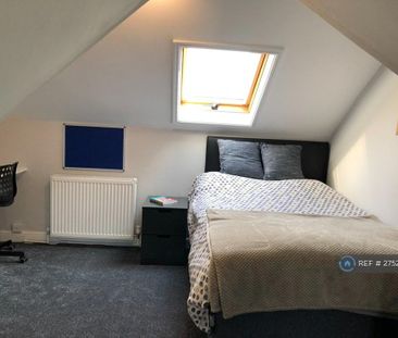 6 bedroom terraced house to rent - Photo 2