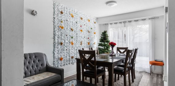 For Lease - 127 Fanshawe Drive, Brampton, Ontario - Photo 2