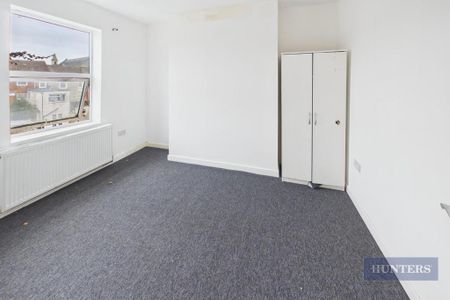 4 bedroom terraced house to rent - Photo 3