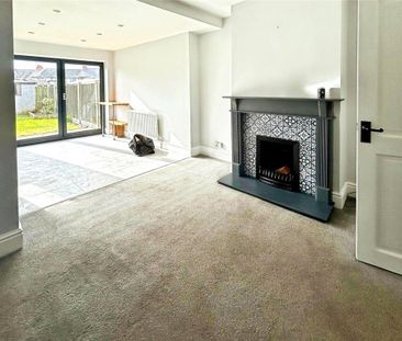 3 bedroom terraced house to rent - Photo 2