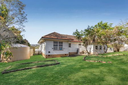 56-58 Rowena Street, Kenmore QLD 4069 - House For Rent - $630 | Domain - Photo 5