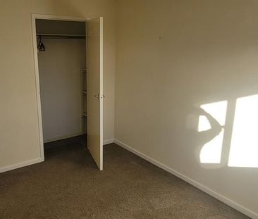 3 bedroom end of terrace house to rent - Photo 3