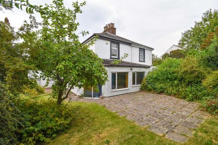 2 bedroom semi-detached house to rent - Photo 2