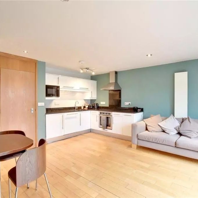 2 Bed Flat, Cadnam Lodge, E14 - Photo 1