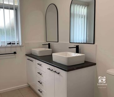 RENOVATED RIPPER ON ROBIN - Photo 4