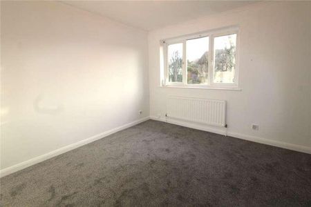 Derwent Close, Waterlooville, Hampshire, PO8 - Photo 3