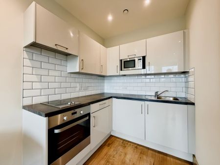 1 Bed 1 Bath - Photo 2