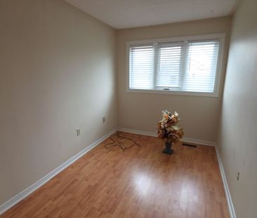 For Lease - 133 Creditstone Road, Brampton, Ontario - Photo 6