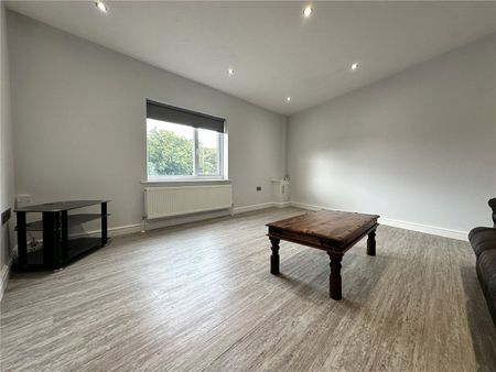 710A, King Lane, Leeds, West Yorkshire, LS17 7AW - Photo 2