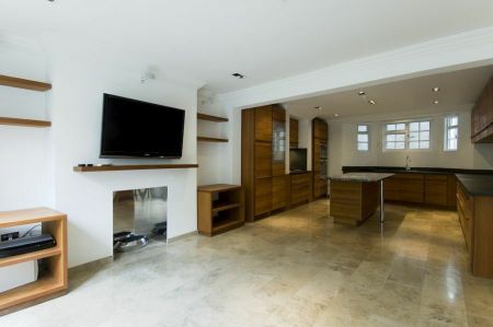 4 Bedroom House To Let - Photo 4