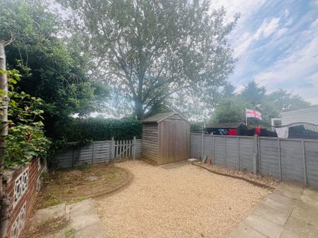 The Limes, Peterborough, Wittering - Photo 2