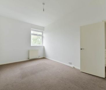 3 bedroom flat to rent - Photo 3