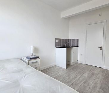 Studio to rent - Photo 1