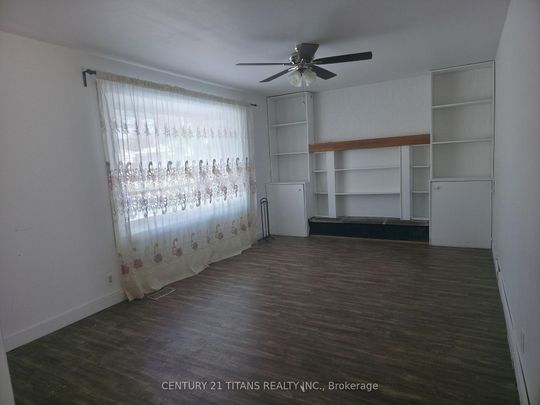 For Lease - 1327 Commerce Street, Pickering, Ontario - Photo 1