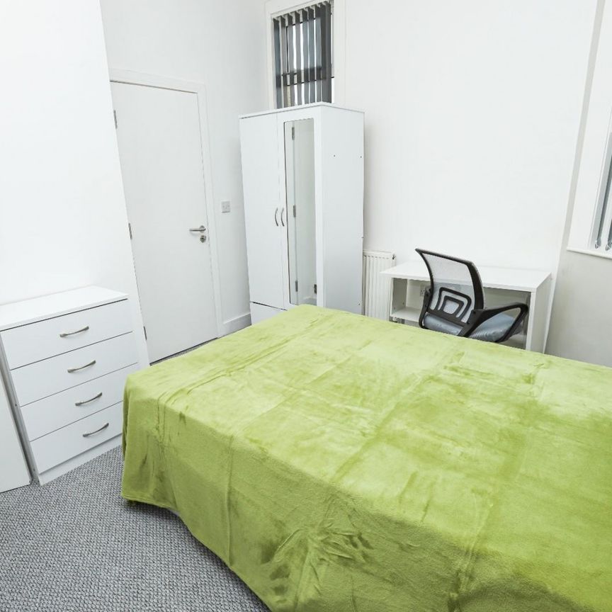 5 bedroom House To Let Total Size: 1314 SQ FT - Photo 1