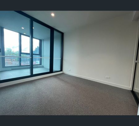 104/37 Paper Trl, Alphington, Vic 3078 - Photo 2