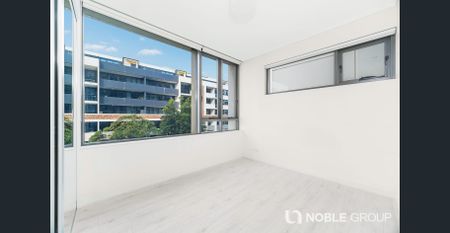 Bright and Spacious One bedroom apartment with Timber Flooring - Photo 4