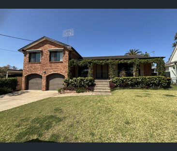 13 Girra Avenue, South Penrith, NSW 2750 - Photo 6