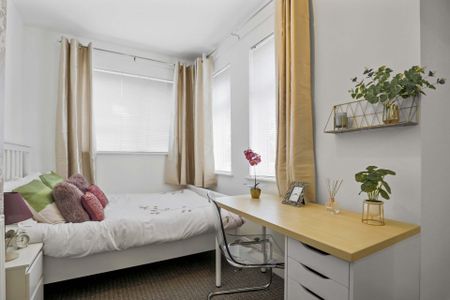 St Stephens Road (6 bed) - Photo 4