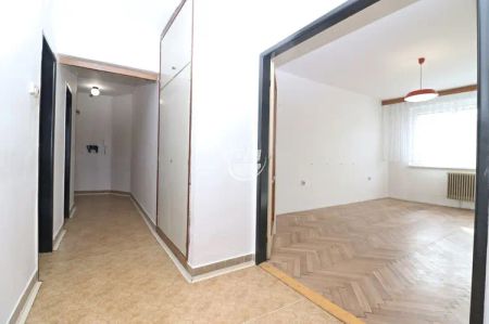 Prostorný zděný byt 3+1 s lodžií, Jihlava - Ulice Erbenova. - Photo 2
