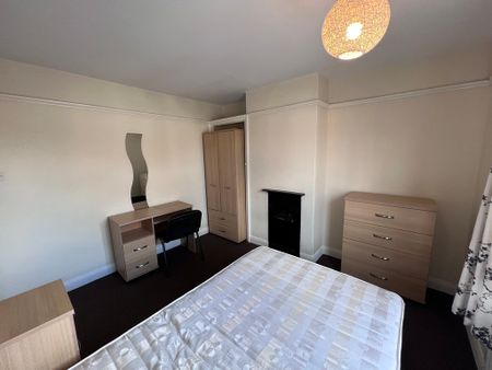 Wilberforce Avenue, Burton Stone Lane - P1051 - Photo 4