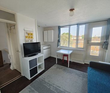 1 Bed Flat, Amina Way, SE16 - Photo 3