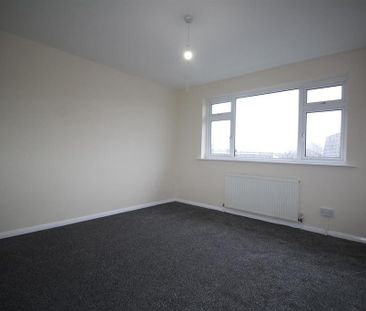 2 bedroom maisonette to rent - Photo 2