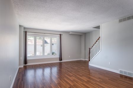 For Lease - 320 Westminster Avenue Unit# 124, London South, Ontario - Photo 3